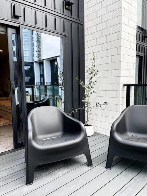 Chic City Centre Townhouse Christchurch Exterior photo