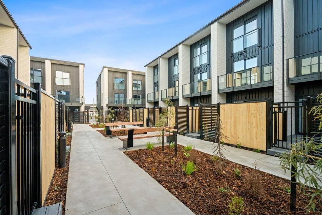 Chic City Centre Townhouse Christchurch Exterior photo