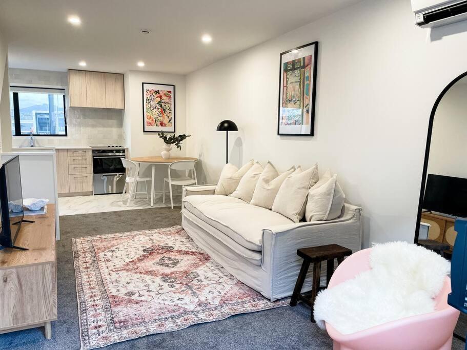 Chic City Centre Townhouse Christchurch Exterior photo